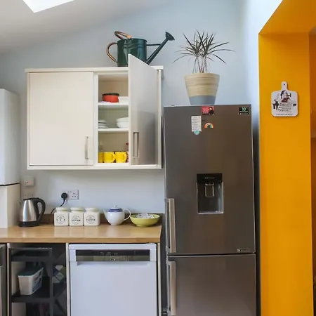 度假居 Cheerful 2 Bedroom Family With Private Garden *