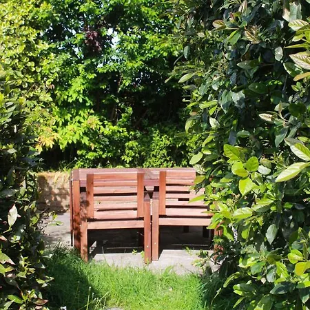 度假居 Cheerful 2 Bedroom Family With Private Garden